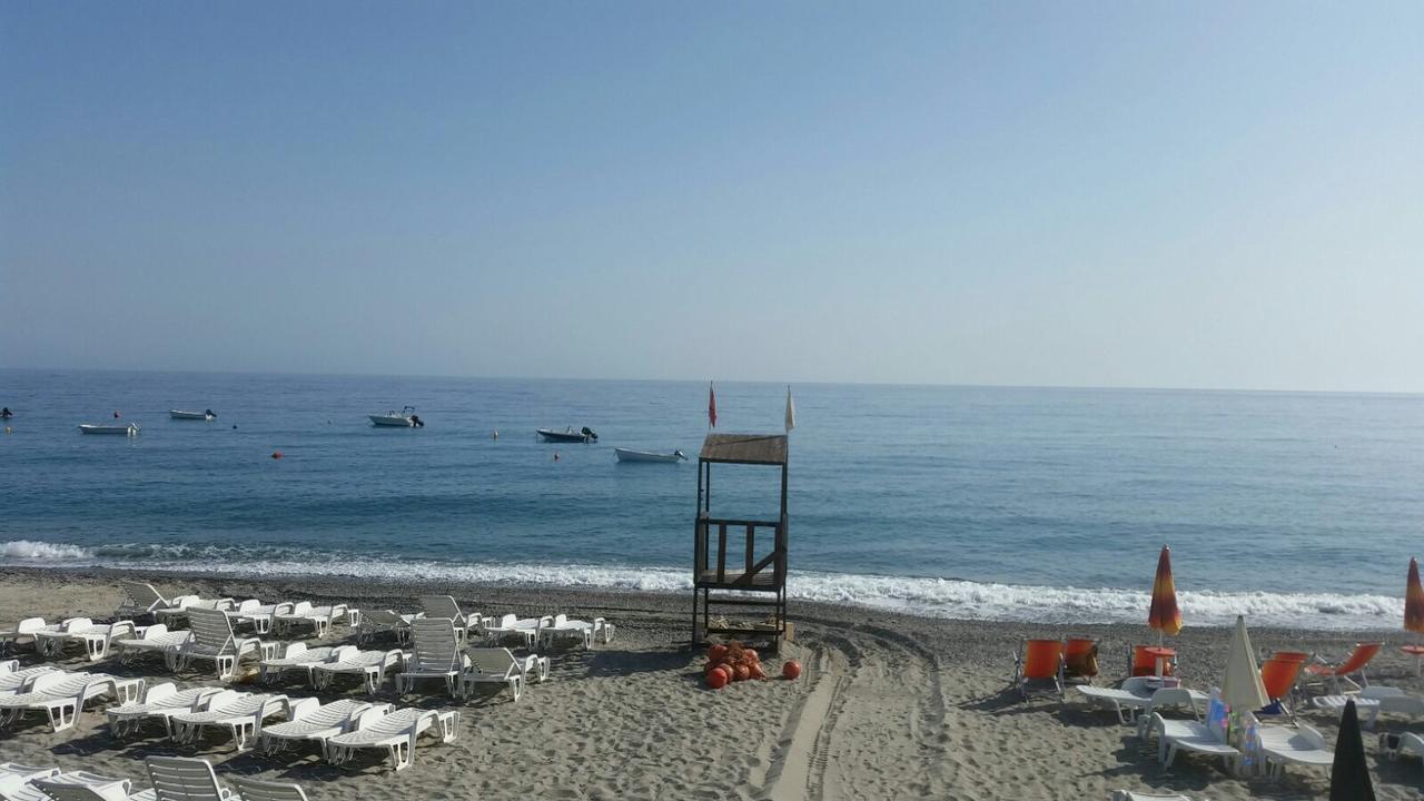 La Perla Jonica Hotel Bova Marina Exterior photo